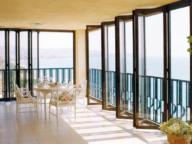 gallery/163522_569534386411043_352849171_n